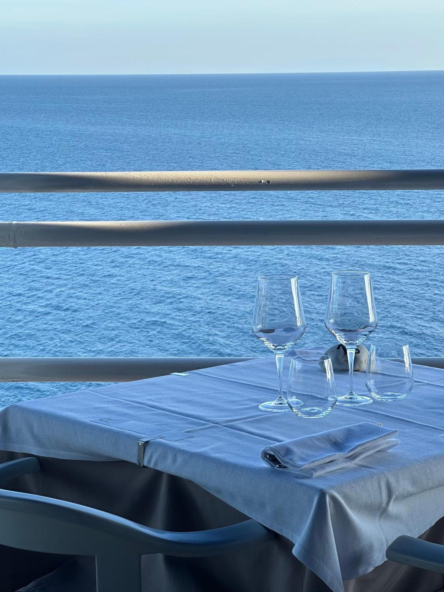 Il Romito Hotel Quercianella Luaran gambar